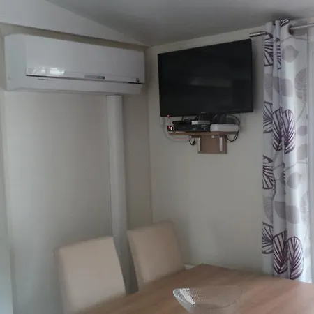 مكان تخييم Boost Locamobil Village Vacances